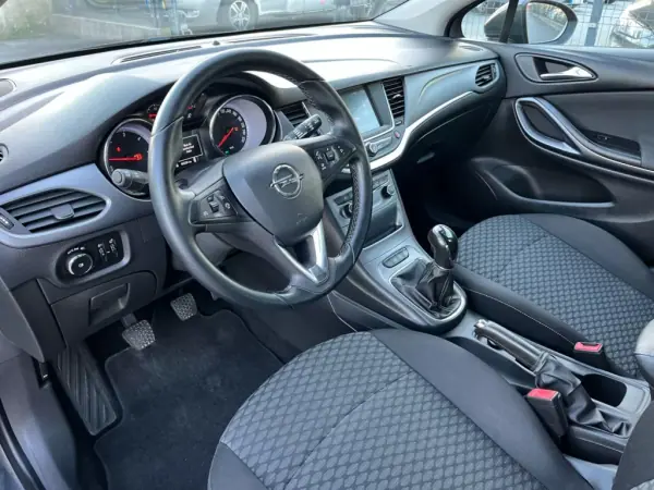 Opel Astra 2016 - 13990 EUR, 190000 km - AUTO.MOTO.pt - 190000km - foto 14 de 33
