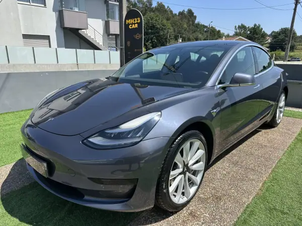 Tesla Model 3 2019 - 21900 EUR, 86000 km - AUTO.MOTO.pt - 86000km - foto 3 de 64