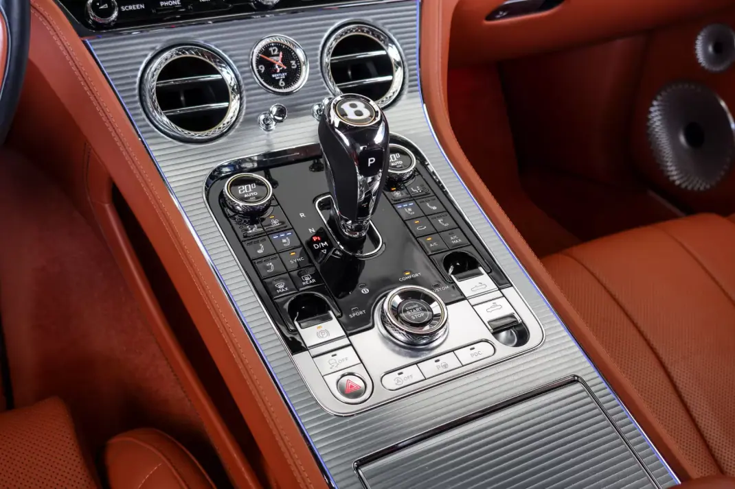 Bentley Continental GTC 2019 - 250000 EUR, 58772 km - AUTO.MOTO.pt - 58772km - foto 15 de 29