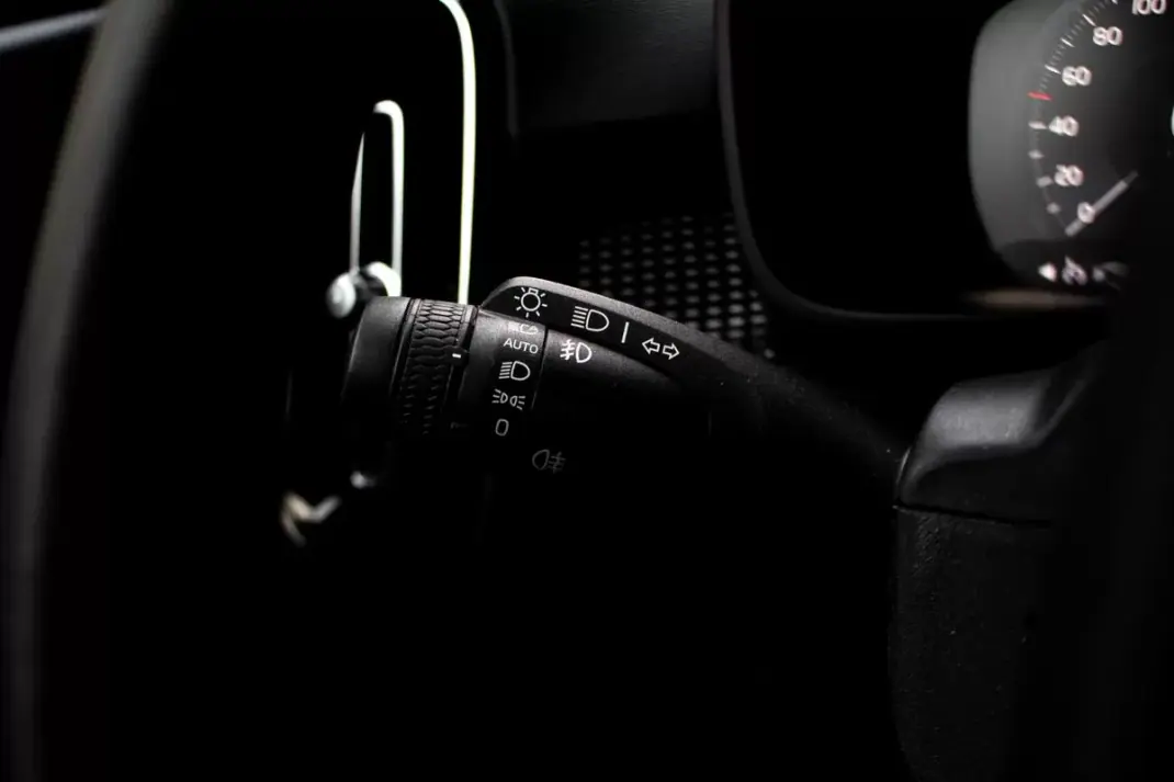 Volvo XC 40 2022 - 25750 EUR, 65156 km - AUTO.MOTO.pt - 65156km - foto 15 de 35