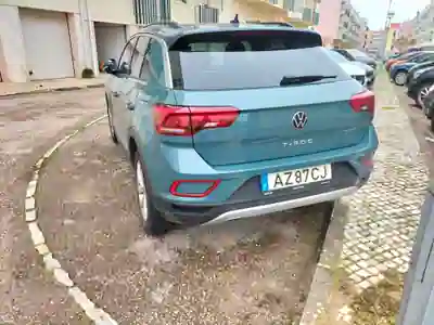 Volkswagen T-Roc 2023 - 23000 EUR, 36000 km - AUTO.MOTO.pt - 36000km - foto 5 de 8