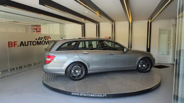 Mercedes-Benz C 180 2014 - 9900 EUR, 299370 km - AUTO.MOTO.pt - 299370km - foto 7 de 52