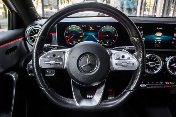 Mercedes-Benz A 180 2018 - 20900 EUR, 172353 km - AUTO.MOTO.pt - 172353km - foto 12 de 43