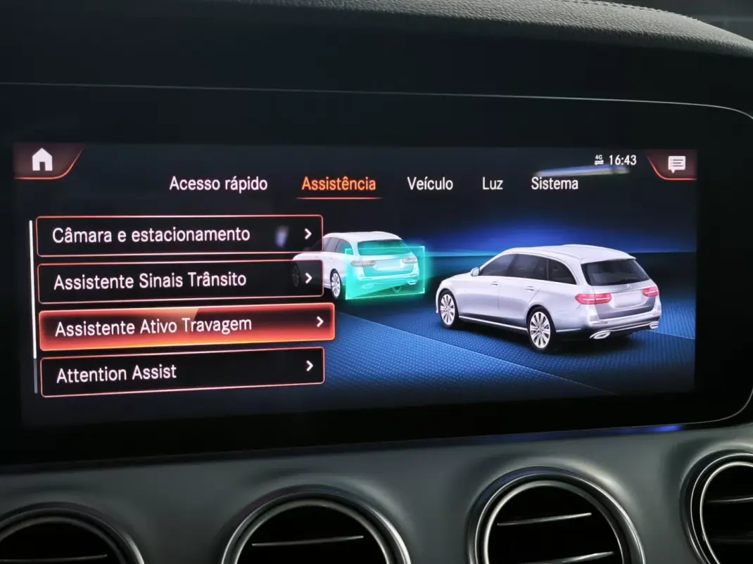 Mercedes-Benz E 300 2022 - 35950 EUR, 122245 km - AUTO.MOTO.pt - 122245km - foto 28 de 43