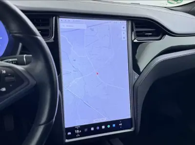 Tesla Model S 2018 - 25900 EUR, 240392 km - AUTO.MOTO.pt - 240392km - foto 32 de 37