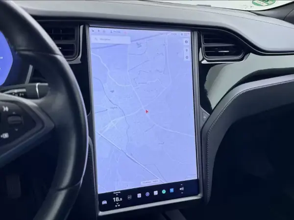 Tesla Model S 2018 - 25900 EUR, 240392 km - AUTO.MOTO.pt - 240392km - foto 32 de 37
