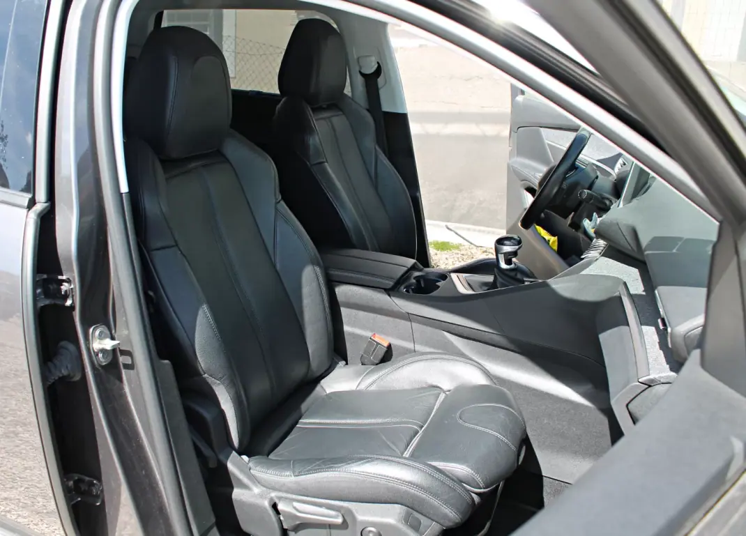 Peugeot 5008 2019 - 18900 EUR, 157458 km - AUTO.MOTO.pt - 157458km - foto 13 de 22