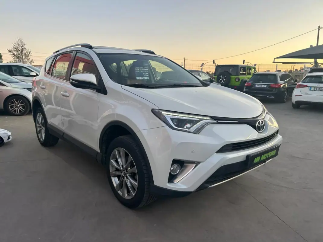 Toyota RAV4 2019 - 29990 EUR, 53500 km - AUTO.MOTO.pt - 53500km - foto 4 de 16