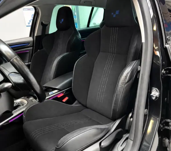 Renault Mégane 2018 - 15900 EUR, 173244 km - AUTO.MOTO.pt - 173244km - foto 7 de 9