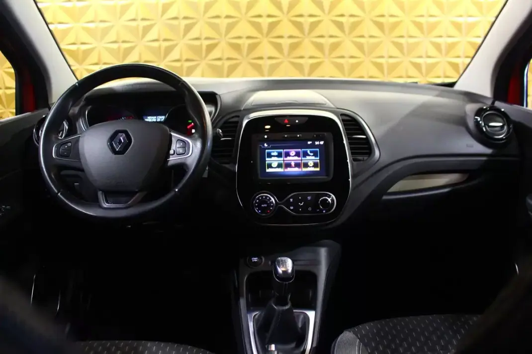 Renault Captur 2019 - 14900 EUR, 80047 km - AUTO.MOTO.pt - 80047km - foto 17 de 31