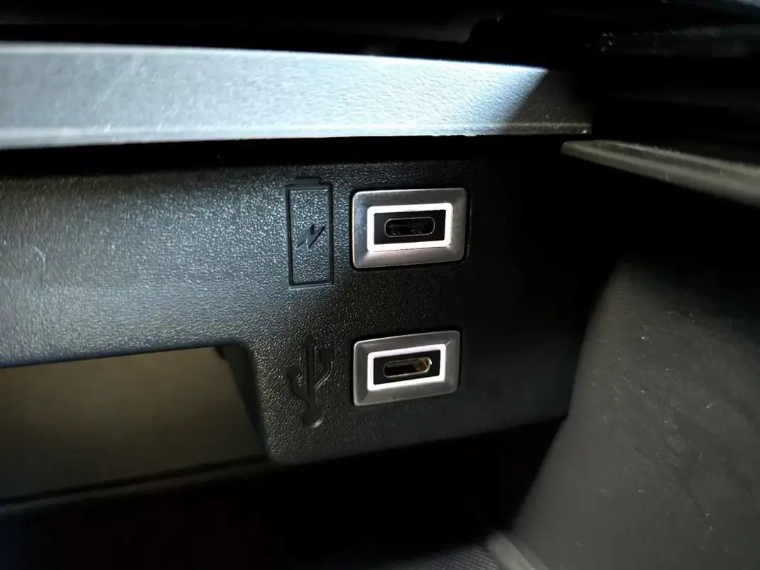 Opel Astra 2023 - 19900 EUR, 16940 km - AUTO.MOTO.pt - 16940km - foto 27 de 39