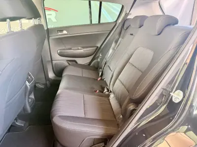 Kia Sportage 2019 - 17950 EUR, 97300 km - 97300km - foto 4 de 11
