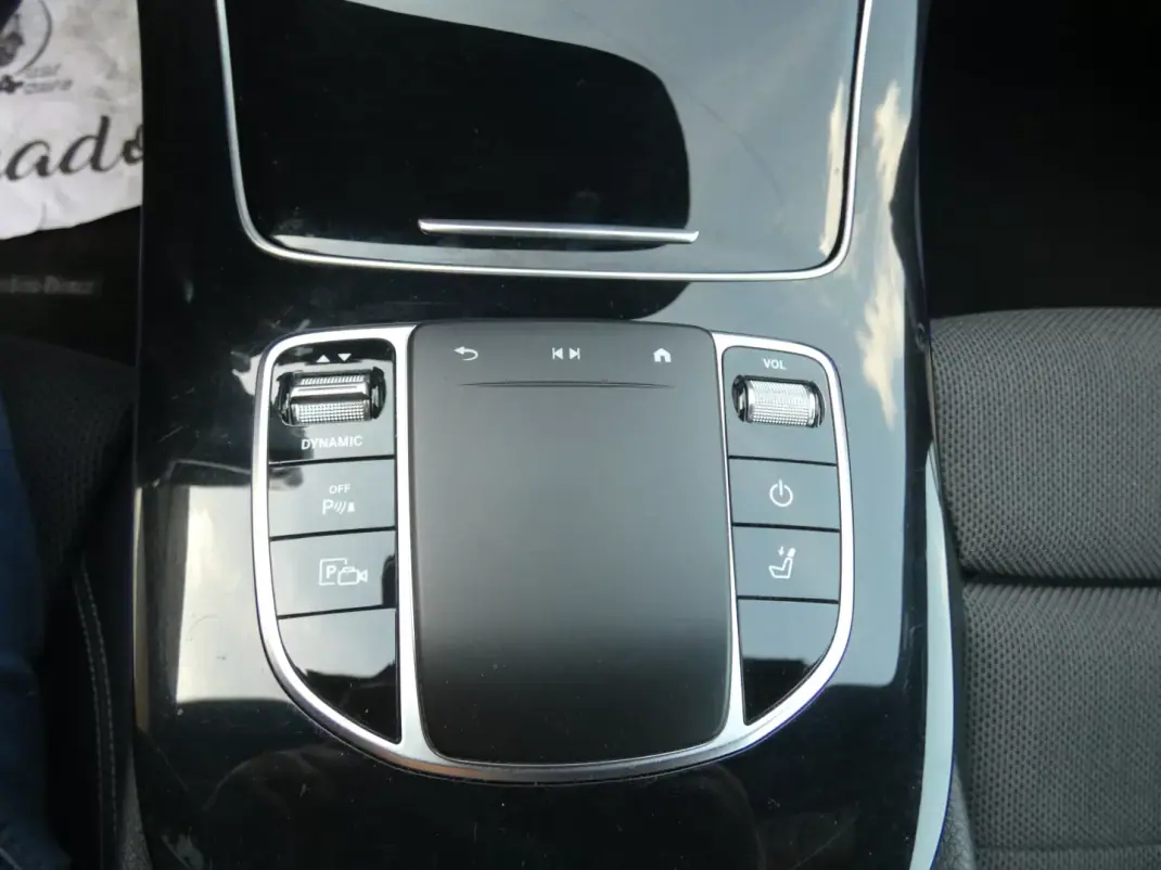 Mercedes-Benz E 300 2020 - 28500 EUR, 217000 km - AUTO.MOTO.pt - 217000km - foto 29 de 39