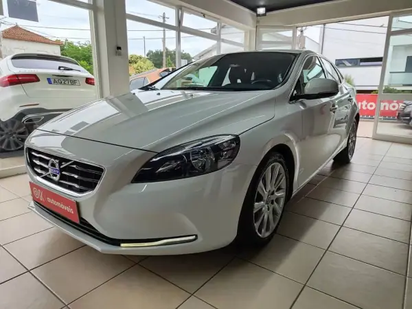 Volvo V40 2013 - 7750 EUR, 298000 km - AUTO.MOTO.pt - 298000km - foto 5 de 36
