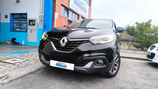 Renault Kadjar 2015 - 11900 EUR, 165000 km - AUTO.MOTO.pt - 165000km - foto 2 de 15