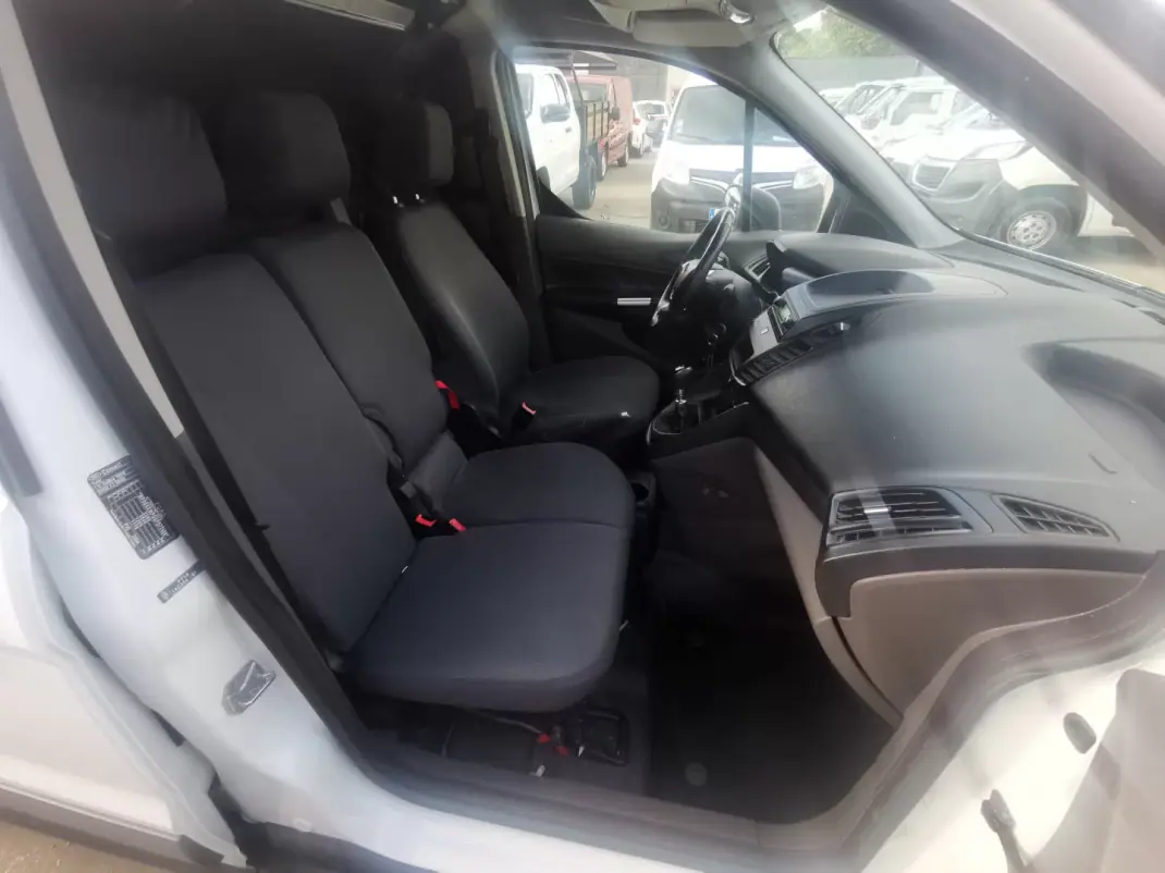 Ford TRANSIT 2.0 D 170 CV L4H4 2023 - 13500 EUR, 81737 km - AUTO.MOTO.pt - 81737km - foto 9 de 10