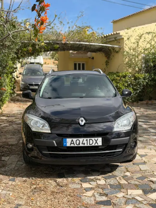 Renault Mégane 2011 - 9990 EUR, 106146 km - AUTO.MOTO.pt - 106146km - foto 2 de 9