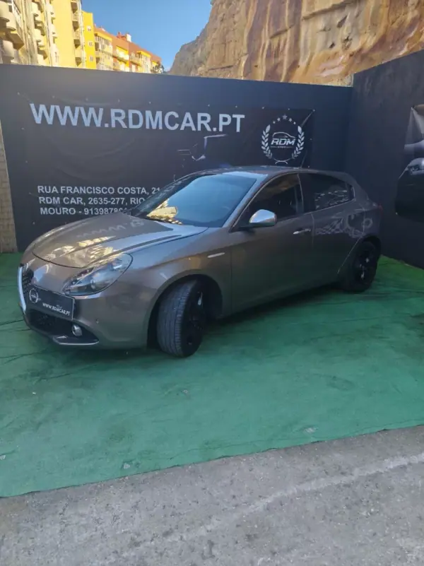 Alfa Romeo Giulietta 2016 - 9990 EUR, 166000 km - AUTO.MOTO.pt - 166000km - foto 3 de 12