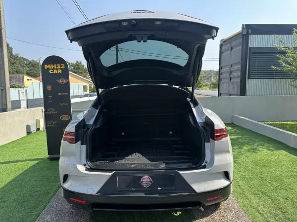 Jaguar I-Pace 2018 - 27900 EUR, 113000 km - AUTO.MOTO.pt - 113000km - foto 18 de 59