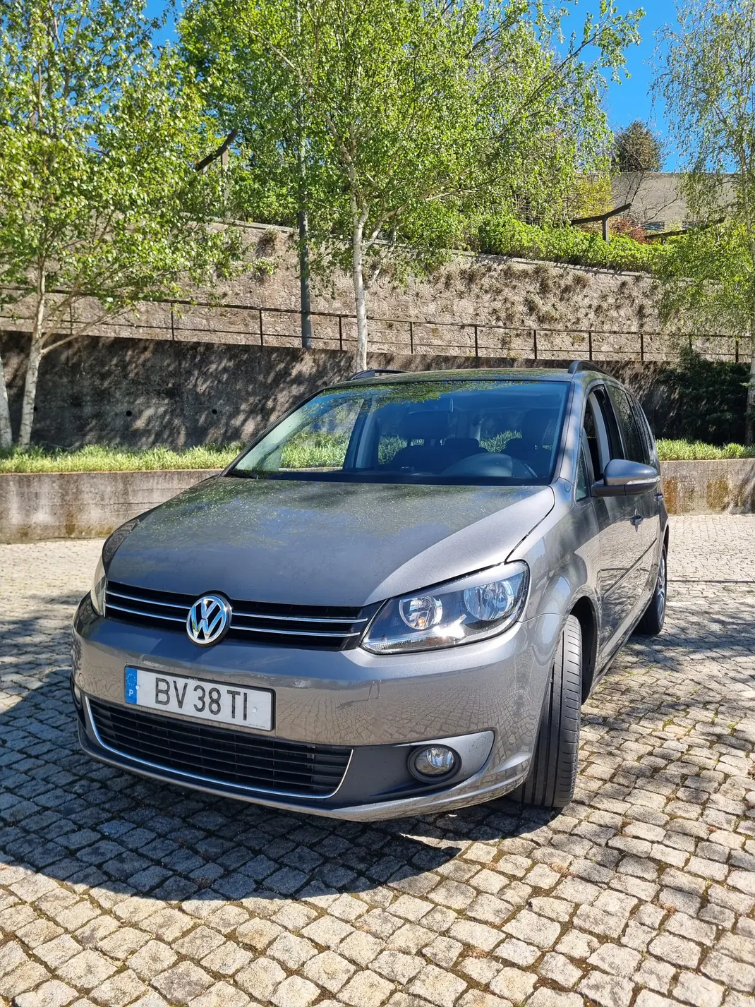 Volkswagen Touran 2014 - 13500 EUR, 124157 km - AUTO.MOTO.pt - 124157km - foto 2 de 6
