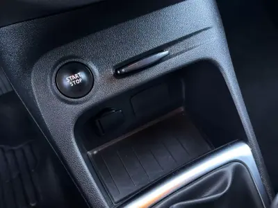 Renault Captur 2018 - 13950 EUR, 119000 km - AUTO.MOTO.pt - 119000km - foto 37 de 42