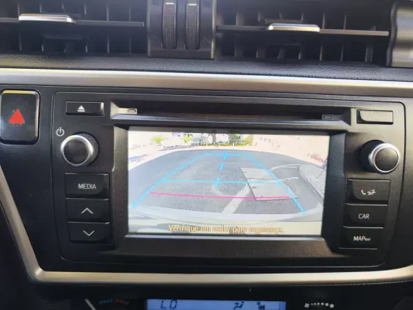 Toyota Auris Touring Sports 2015 - 11480 EUR, 229000 km - AUTO.MOTO.pt - 229000km - foto 36 de 39