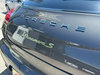 Porsche Panamera 2015 - 39900 EUR, 124815 km - AUTO.MOTO.pt - 124815km - foto 8 de 41