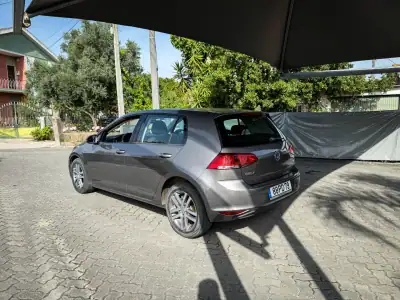 Volkswagen Golf 2015 - 13800 EUR, 124900 km - AUTO.MOTO.pt - 124900km - foto 10 de 12