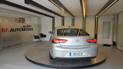 Opel Insignia Grand Sport 2018 - 12900 EUR, 149839 km - AUTO.MOTO.pt - 149839km - foto 13 de 49