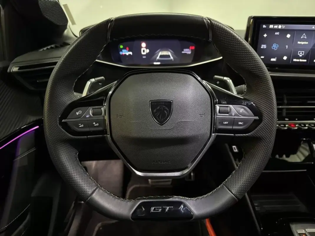 Peugeot 208 2025 - 23990 EUR, 32892 km - AUTO.MOTO.pt - 32892km - foto 9 de 20