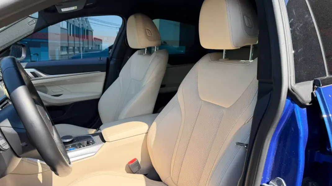 BMW i4 2023 - 49500 EUR, 60000 km - 60000km - foto 9 de 15