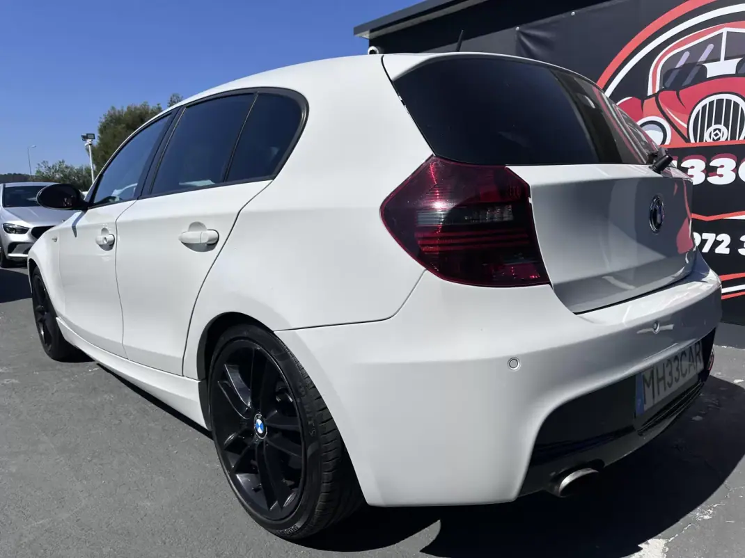 BMW 118 2009 - 9900 EUR, 177000 km - AUTO.MOTO.pt - 177000km - foto 9 de 46