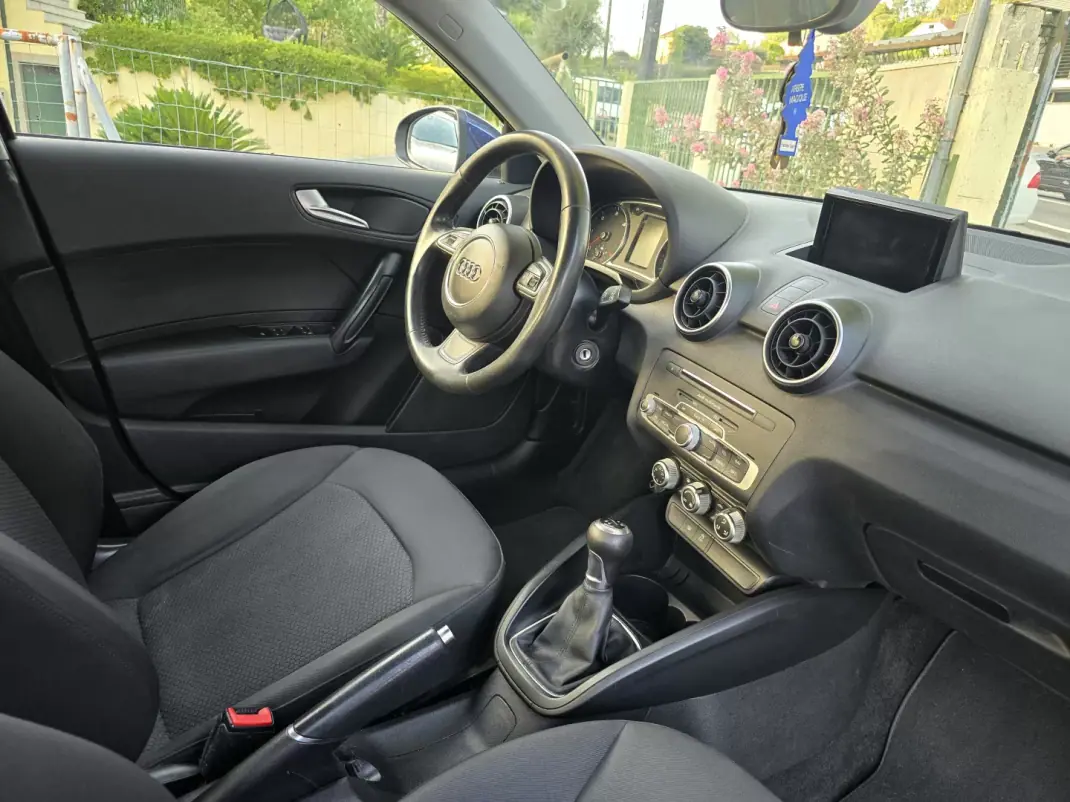 Audi A1 Sportback 2016 - 14900 EUR, 170000 km - 170000km - foto 7 de 8