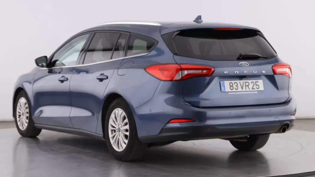 Ford Focus SW 2018 - 11999 EUR, 96051 km - AUTO.MOTO.pt - 96051km - foto 8 de 21