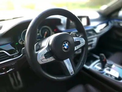 BMW 740 2017 - 35900 EUR, 125000 km - AUTO.MOTO.pt - 125000km - foto 26 de 54