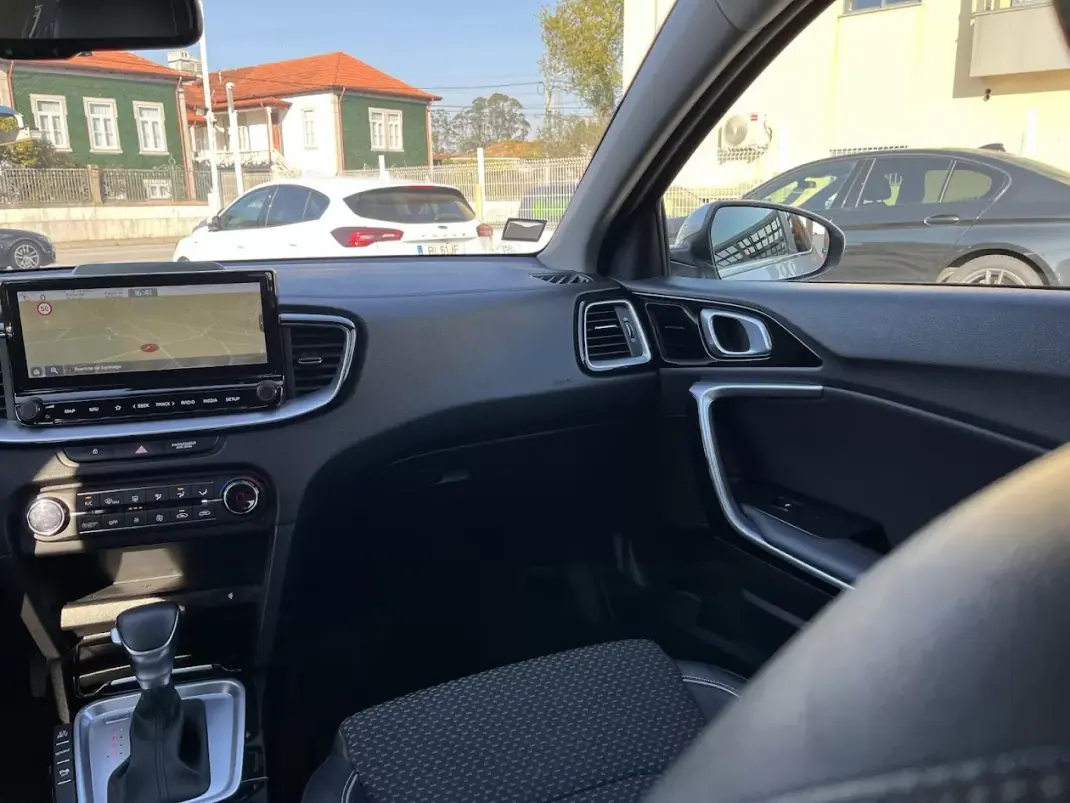 Kia XCeed 2021 - 16950 EUR, 147000 km - AUTO.MOTO.pt - 147000km - foto 13 de 33