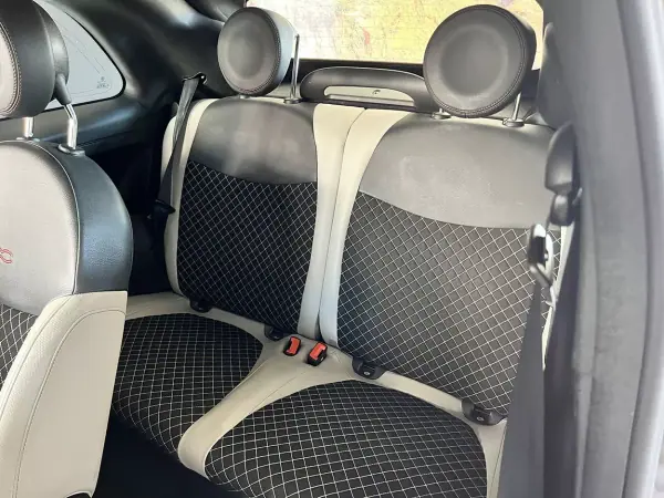 Fiat 500C 2021 - 12800 EUR, 63389 km - AUTO.MOTO.pt - 63389km - foto 23 de 24