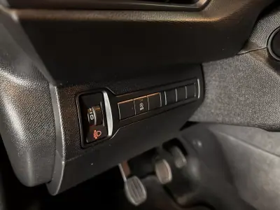 Peugeot 308 SW 2020 - 13490 EUR, 149900 km - AUTO.MOTO.pt - 149900km - foto 20 de 34