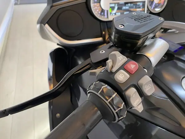 BMW R 12 Base 2014 - 12500 EUR, 66400 km - AUTO.MOTO.pt - 66400km - foto 11 de 18