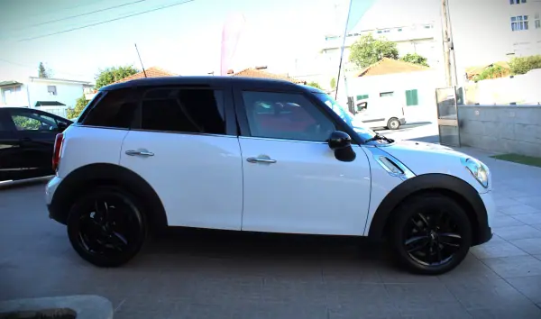 MINI Countryman 2011 - 12450 EUR, 201000 km - AUTO.MOTO.pt - 201000km - foto 4 de 21