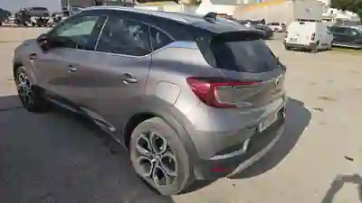 Renault Captur 2022 - 25000 EUR, 67500 km - AUTO.MOTO.pt - 67500km - foto 3 de 9