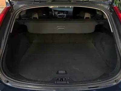 Volvo V60 2014 - 10000 EUR, 215710 km - 215710km - foto 11 de 11