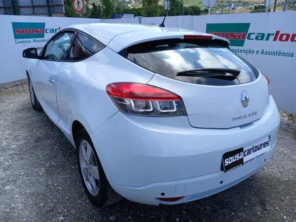 Renault Mégane Coupe 2010 - 7950 EUR, 115752 km - AUTO.MOTO.pt - 115752km - foto 11 de 25