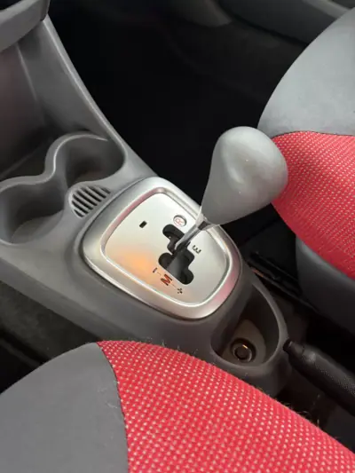 Peugeot 107 2007 - 8490 EUR, 51827 km - AUTO.MOTO.pt - 51827km - foto 10 de 14