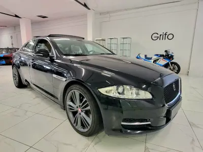 Jaguar XJ 2012 - 19950 EUR, 255600 km - AUTO.MOTO.pt - 255600km - foto 4 de 33
