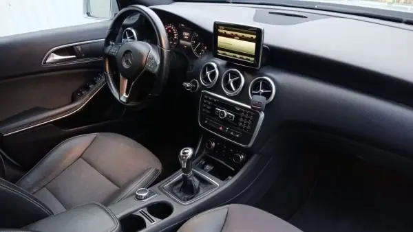 Mercedes-Benz A 200 2014 - 15990 EUR, 206000 km - AUTO.MOTO.pt - 206000km - foto 8 de 16