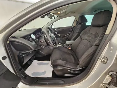 Citroën C5 Break 2013 - 7500 EUR, 228842 km - AUTO.MOTO.pt - 228842km - foto 4 de 17