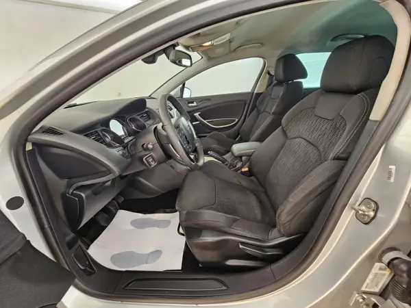 Citroën C5 Break 2013 - 7500 EUR, 228842 km - AUTO.MOTO.pt - 228842km - foto 4 de 17