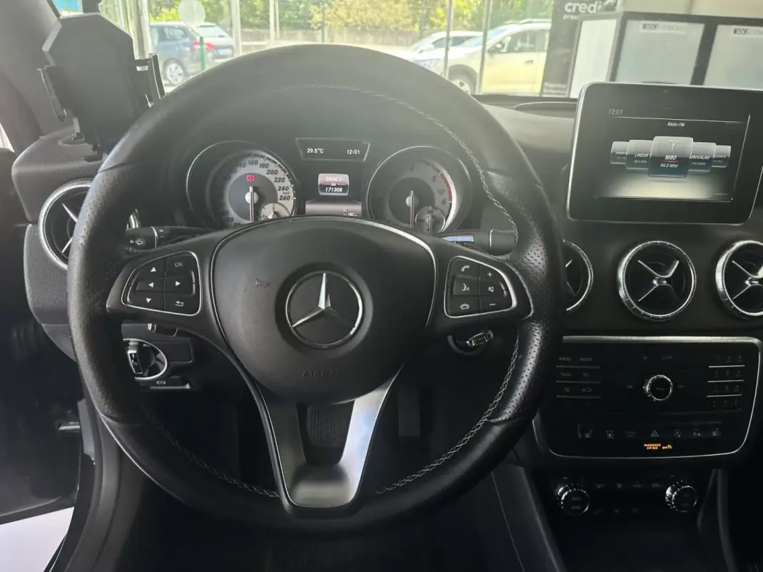 Mercedes-Benz CLA 220 2015 - 18990 EUR, 171500 km - 171500km - foto 12 de 31