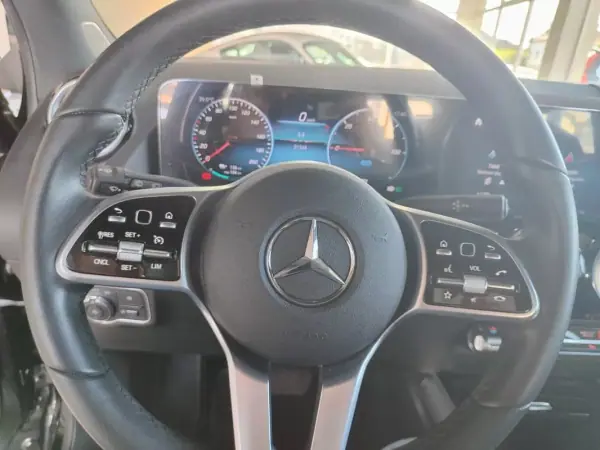 Mercedes-Benz EQA 2022 - 35350 EUR, 31000 km - AUTO.MOTO.pt - 31000km - foto 26 de 38